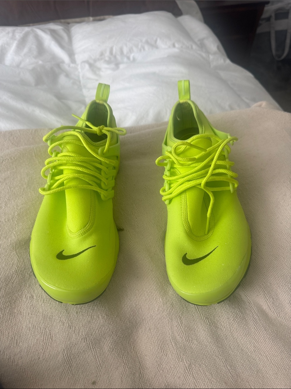 Nike Women’s Never Worn Neon Yellow-Green Athletic Sneakers